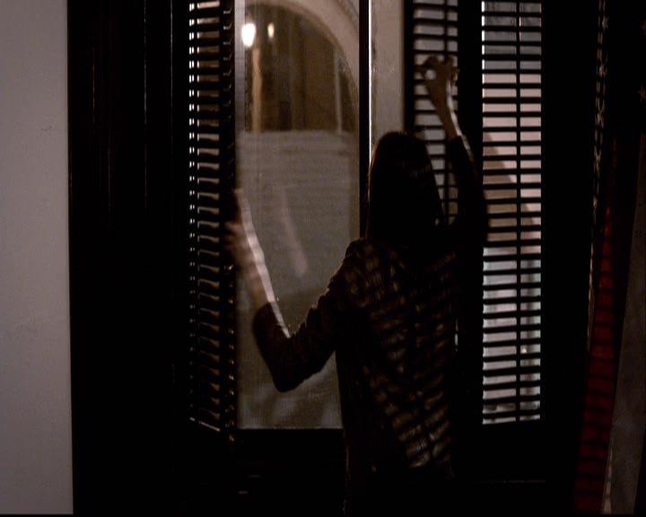 VampireDiariesWorld-dot-org_2x22AsILayDying1258.jpg
