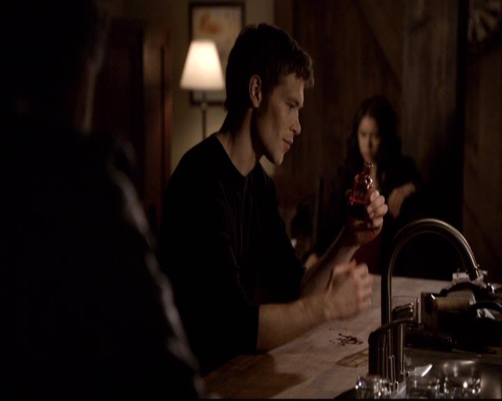 VampireDiariesWorld-dot-org_2x22AsILayDying1273.jpg
