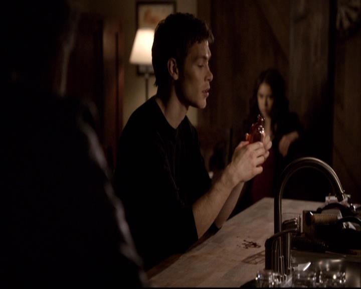 VampireDiariesWorld-dot-org_2x22AsILayDying1274.jpg