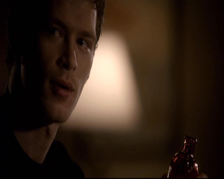 VampireDiariesWorld-dot-org_2x22AsILayDying1287.jpg