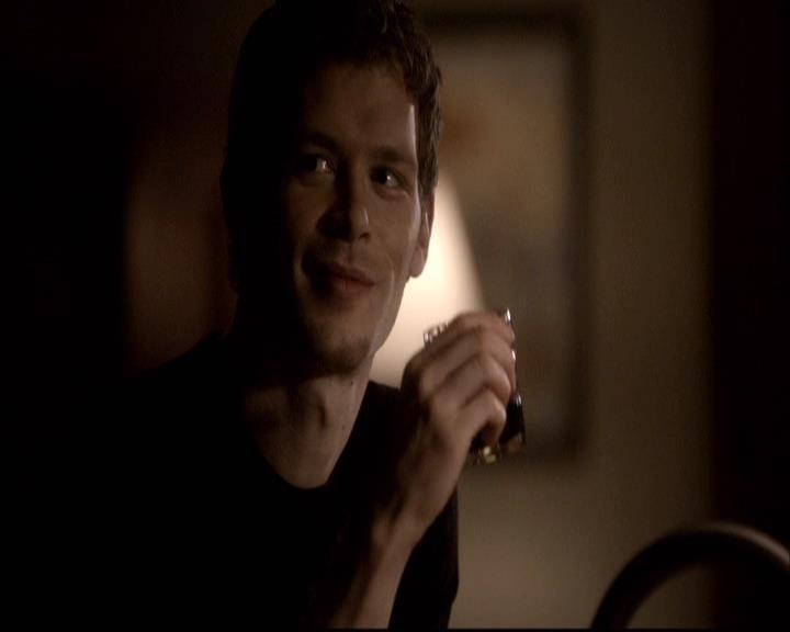 VampireDiariesWorld-dot-org_2x22AsILayDying1321.jpg