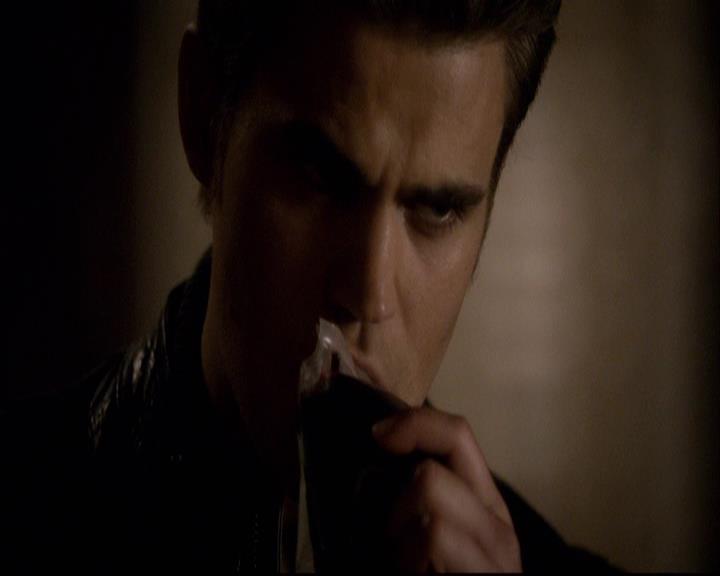 VampireDiariesWorld-dot-org_2x22AsILayDying1380.jpg