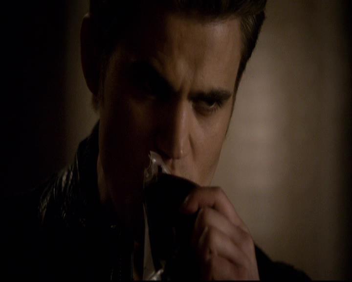 VampireDiariesWorld-dot-org_2x22AsILayDying1381.jpg