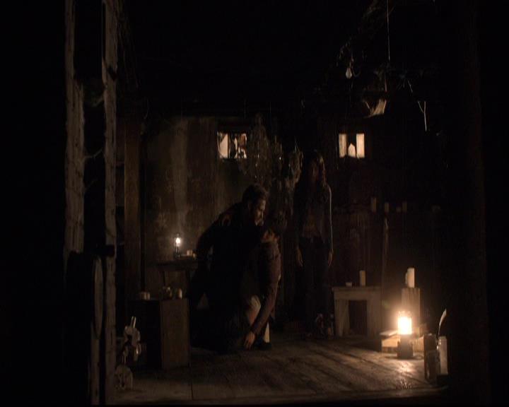 VampireDiariesWorld-dot-org_2x22AsILayDying1388.jpg