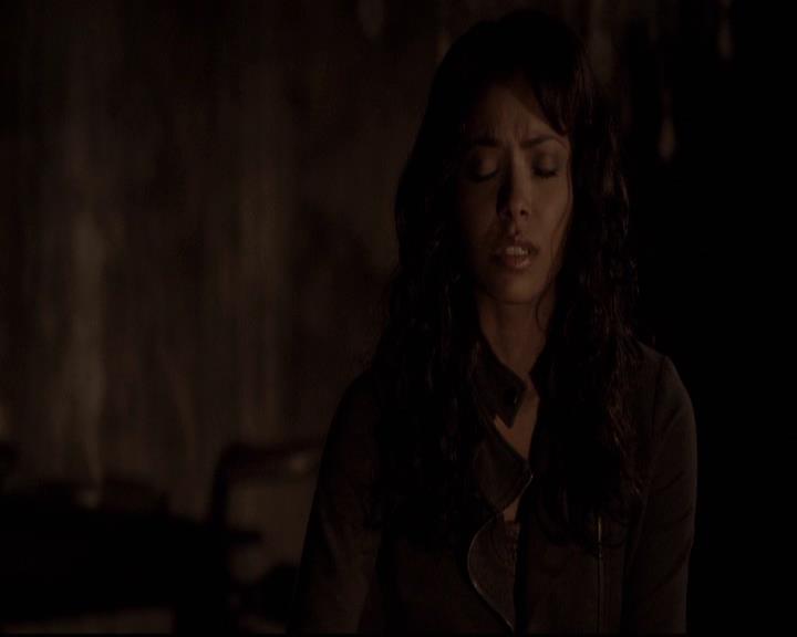VampireDiariesWorld-dot-org_2x22AsILayDying1395.jpg