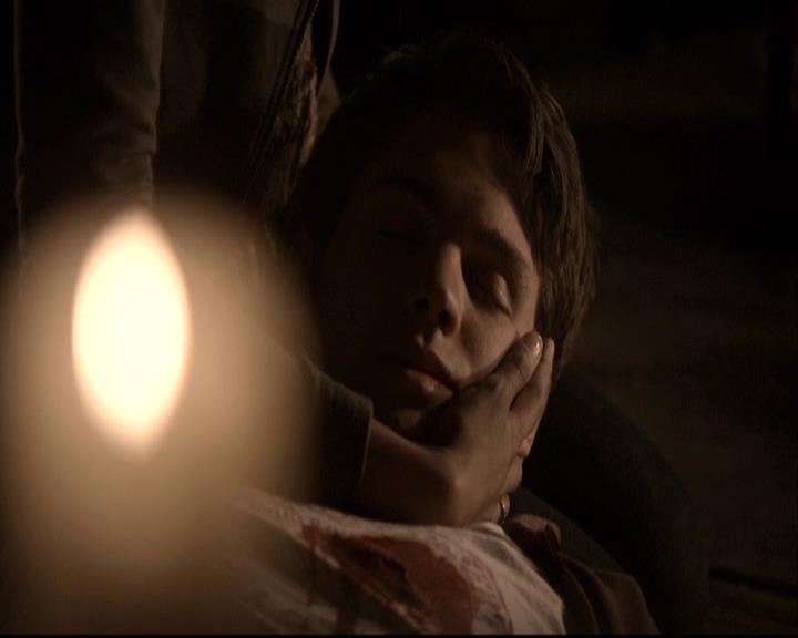 VampireDiariesWorld-dot-org_2x22AsILayDying1404.jpg
