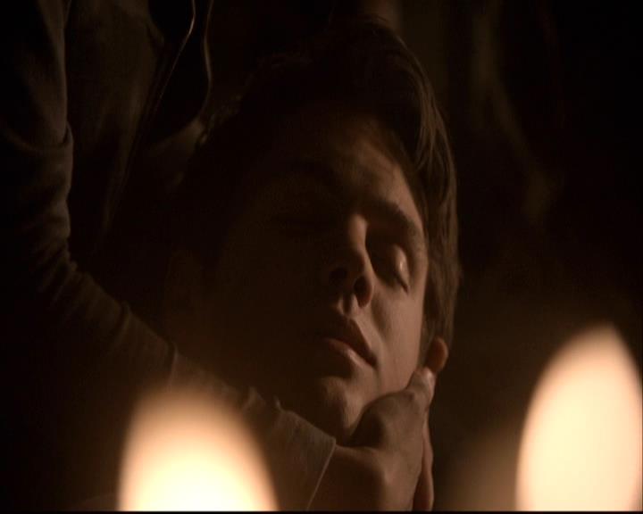 VampireDiariesWorld-dot-org_2x22AsILayDying1415.jpg