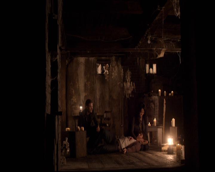 VampireDiariesWorld-dot-org_2x22AsILayDying1422.jpg