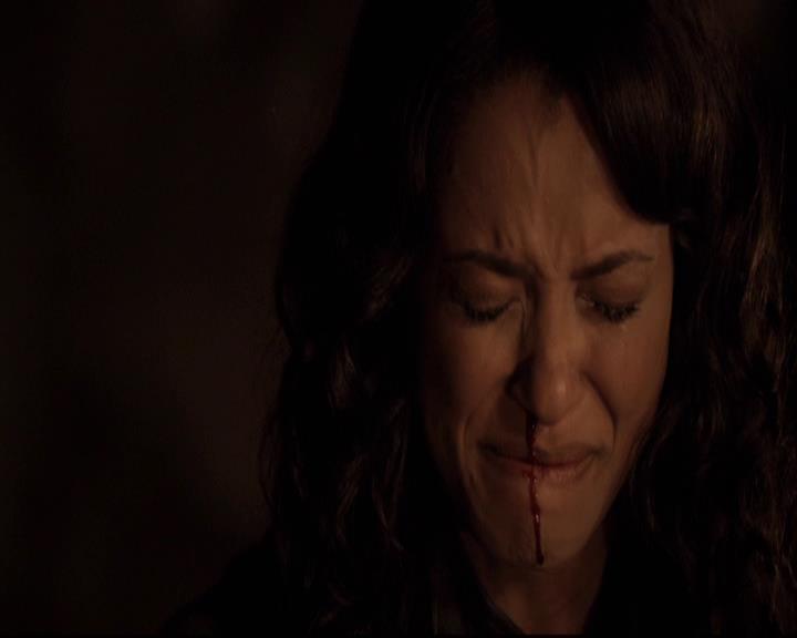 VampireDiariesWorld-dot-org_2x22AsILayDying1444.jpg