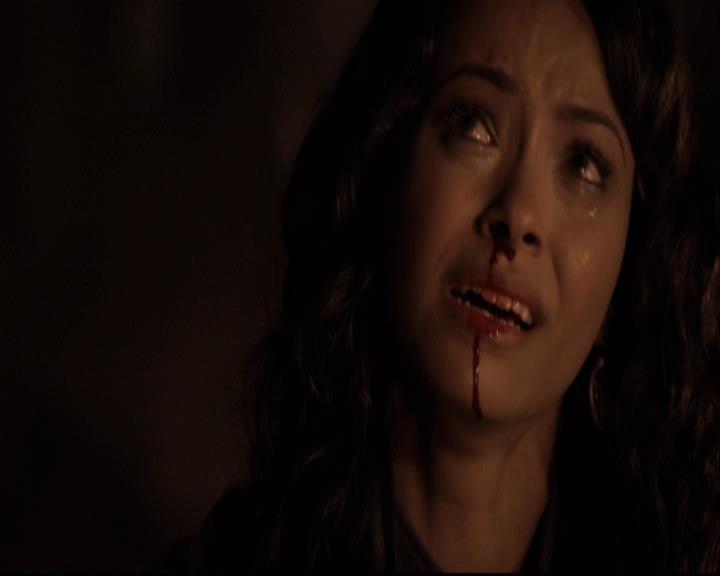 VampireDiariesWorld-dot-org_2x22AsILayDying1461.jpg