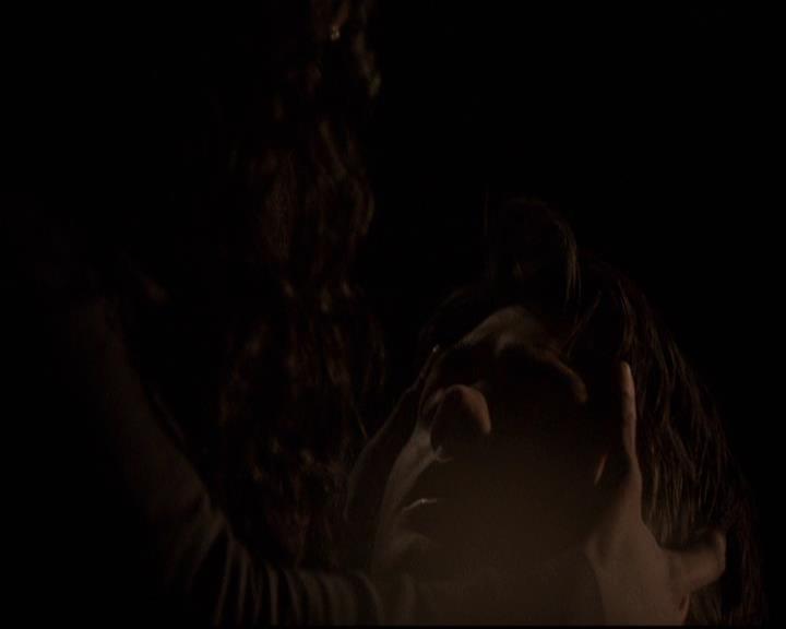 VampireDiariesWorld-dot-org_2x22AsILayDying1490.jpg