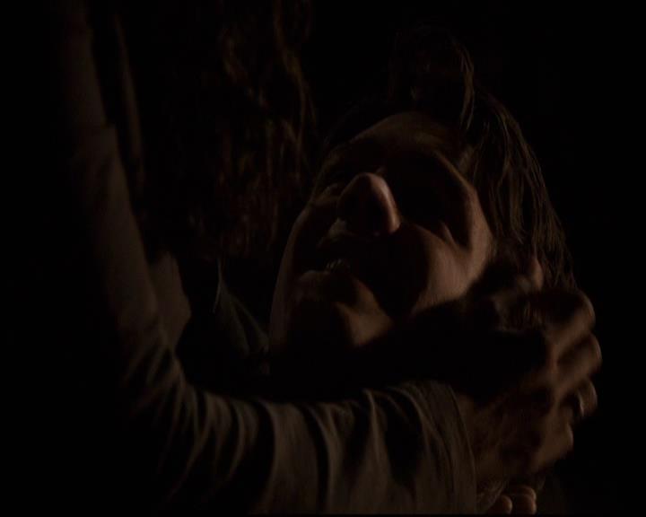 VampireDiariesWorld-dot-org_2x22AsILayDying1505.jpg