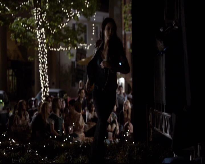 VampireDiariesWorld-dot-org_2x22AsILayDying1520.jpg