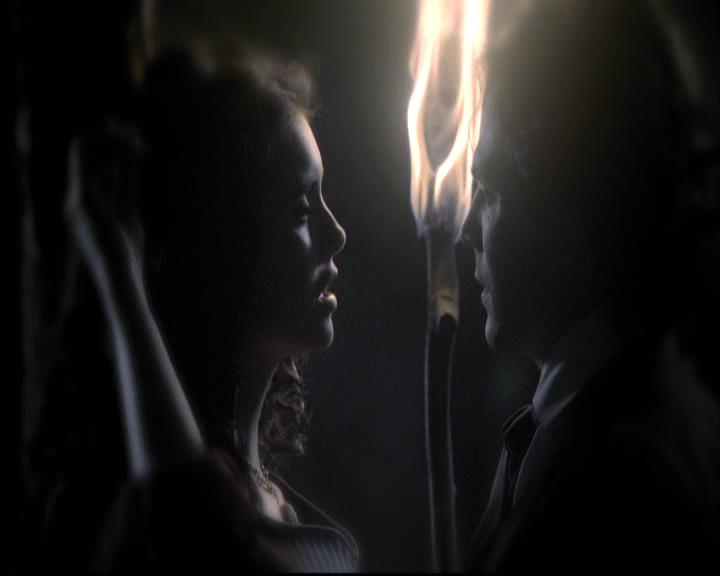 VampireDiariesWorld-dot-org_2x22AsILayDying1556.jpg