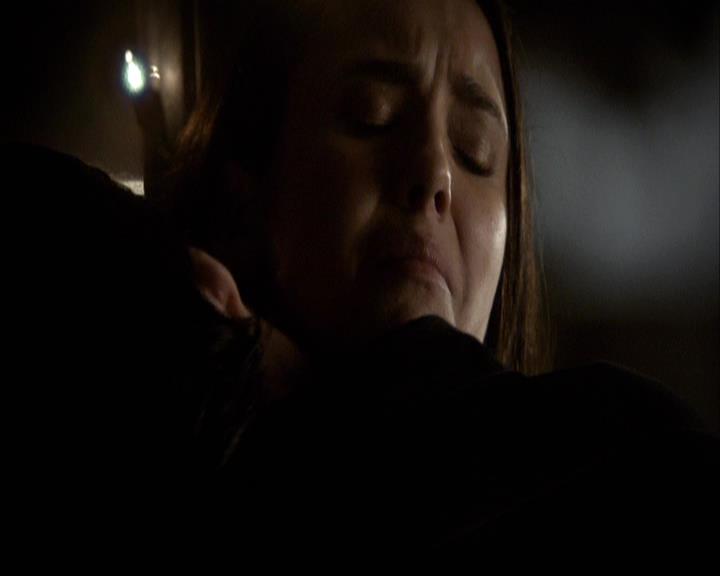 VampireDiariesWorld-dot-org_2x22AsILayDying1589.jpg