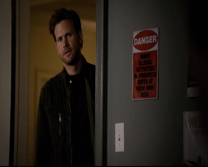 VampireDiariesWorld-dot-org_2x22AsILayDying1718.jpg