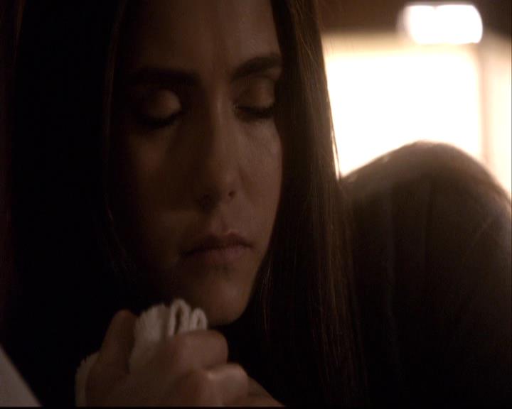 VampireDiariesWorld-dot-org_2x22AsILayDying1817.jpg