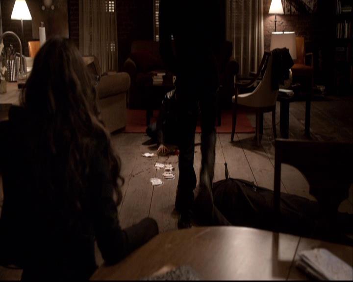 VampireDiariesWorld-dot-org_2x22AsILayDying1837.jpg