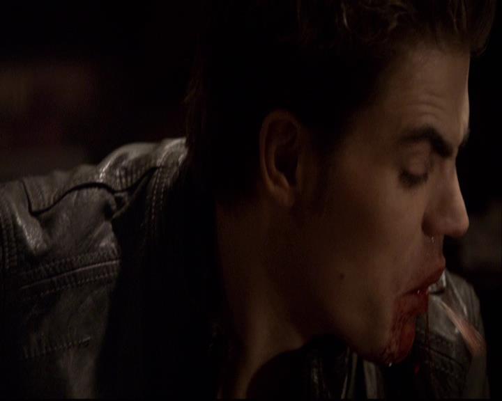 VampireDiariesWorld-dot-org_2x22AsILayDying1870.jpg