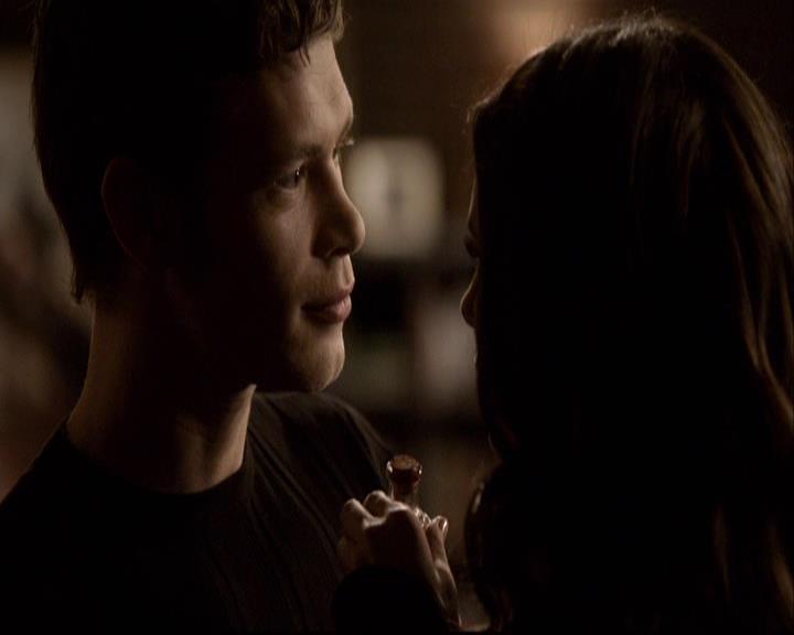 VampireDiariesWorld-dot-org_2x22AsILayDying1887.jpg