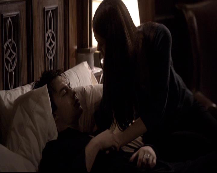 VampireDiariesWorld-dot-org_2x22AsILayDying1926.jpg