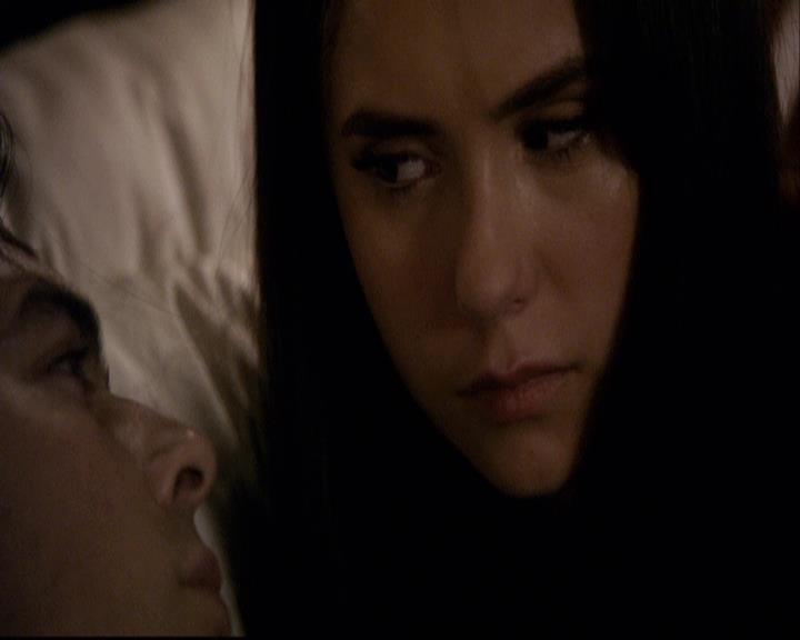 VampireDiariesWorld-dot-org_2x22AsILayDying1936.jpg