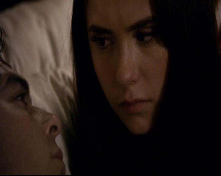 VampireDiariesWorld-dot-org_2x22AsILayDying1937.jpg