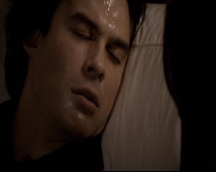 VampireDiariesWorld-dot-org_2x22AsILayDying1944.jpg
