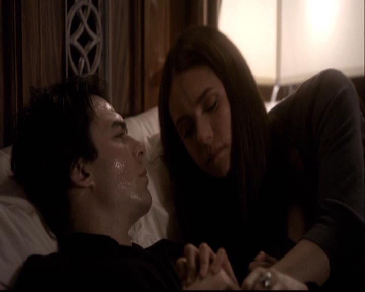 VampireDiariesWorld-dot-org_2x22AsILayDying1957.jpg