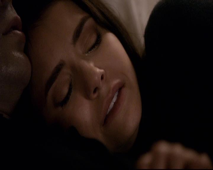 VampireDiariesWorld-dot-org_2x22AsILayDying1968.jpg