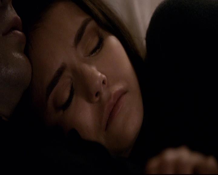 VampireDiariesWorld-dot-org_2x22AsILayDying1969.jpg