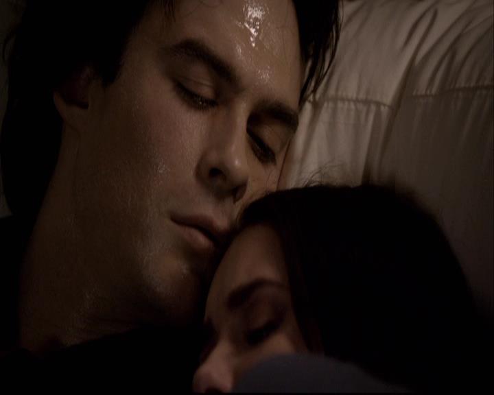 VampireDiariesWorld-dot-org_2x22AsILayDying1975.jpg