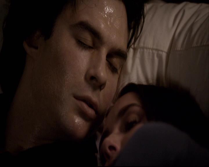 VampireDiariesWorld-dot-org_2x22AsILayDying1982.jpg