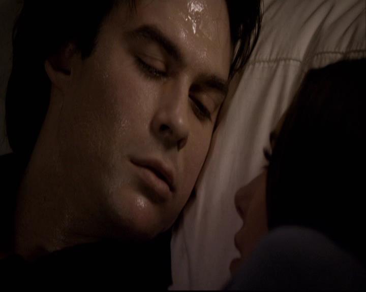 VampireDiariesWorld-dot-org_2x22AsILayDying1992.jpg