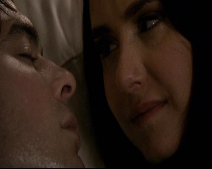 VampireDiariesWorld-dot-org_2x22AsILayDying2023.jpg