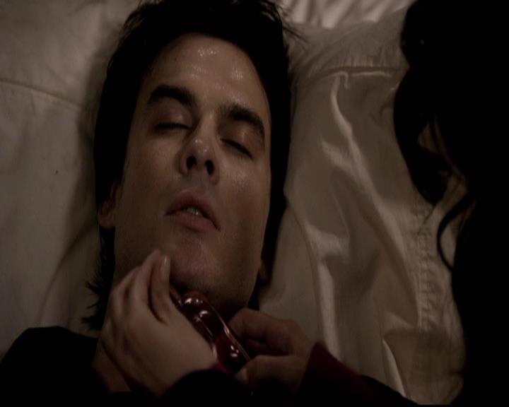 VampireDiariesWorld-dot-org_2x22AsILayDying2042.jpg