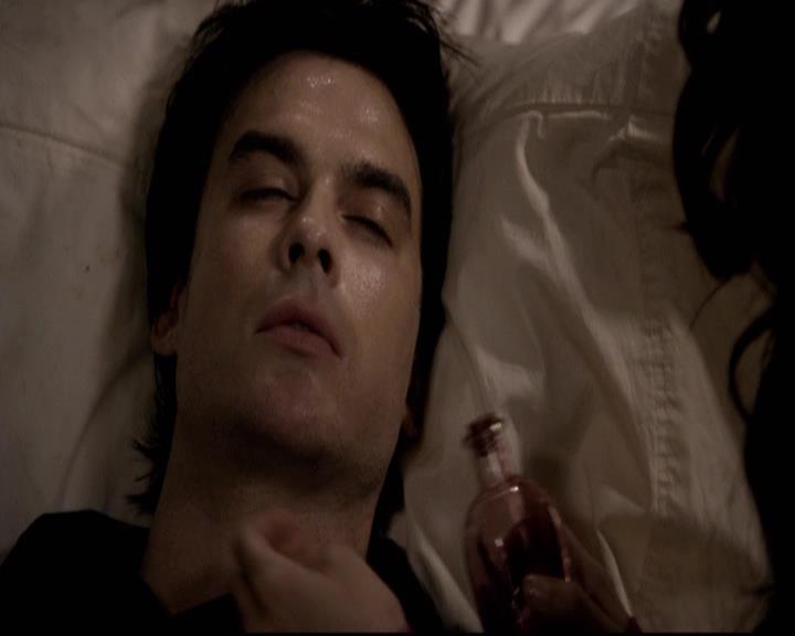 VampireDiariesWorld-dot-org_2x22AsILayDying2043.jpg