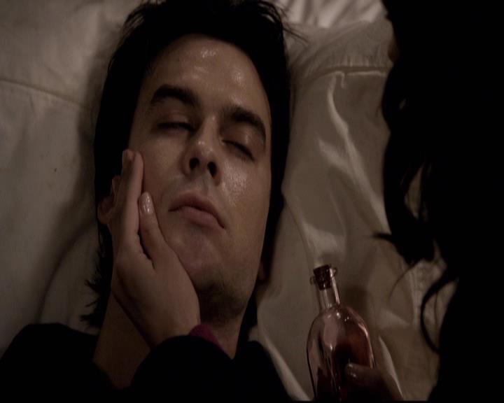 VampireDiariesWorld-dot-org_2x22AsILayDying2046.jpg