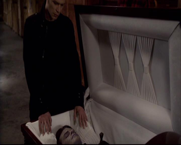VampireDiariesWorld-dot-org_2x22AsILayDying2094.jpg