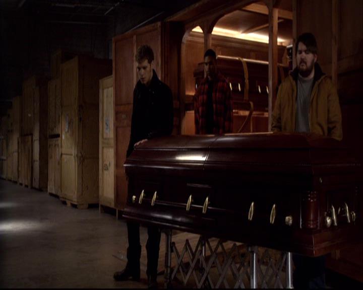 VampireDiariesWorld-dot-org_2x22AsILayDying2104.jpg