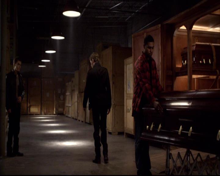 VampireDiariesWorld-dot-org_2x22AsILayDying2107.jpg
