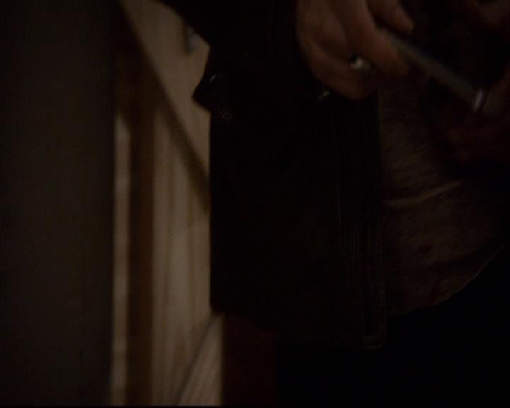 VampireDiariesWorld-dot-org_2x22AsILayDying2109.jpg