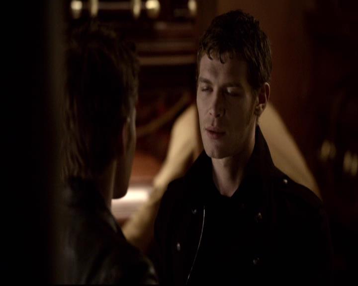 VampireDiariesWorld-dot-org_2x22AsILayDying2130.jpg