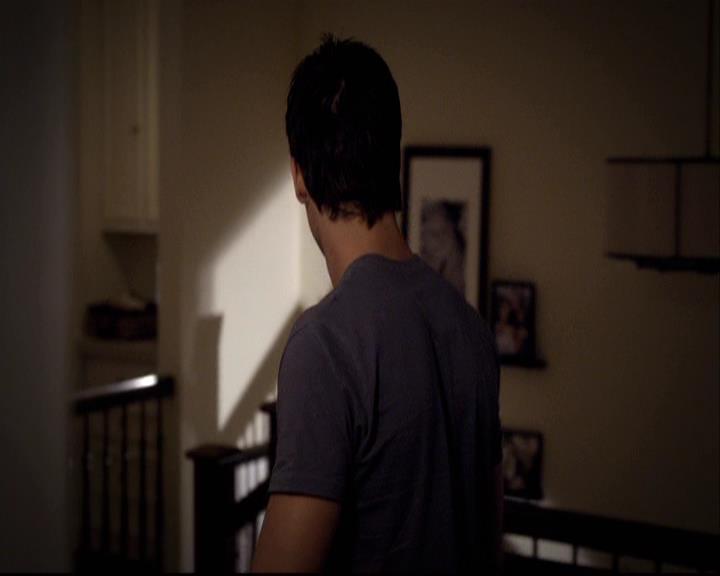 VampireDiariesWorld-dot-org_2x22AsILayDying2234.jpg