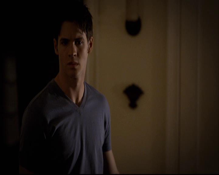 VampireDiariesWorld-dot-org_2x22AsILayDying2247.jpg