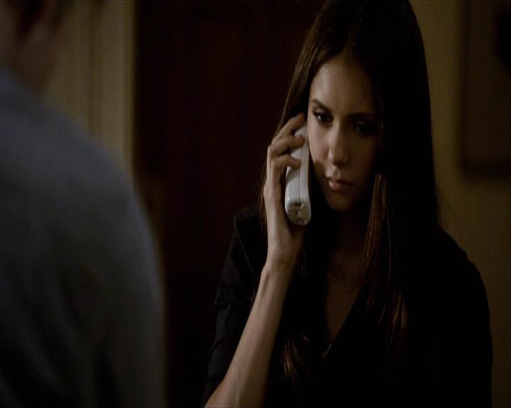 VampireDiariesWorld-dot-org_Seizoen2-DVDExtras-HerOwnWorstEnemy_ElenaKatherineandNina0002.jpg