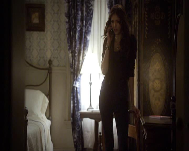 VampireDiariesWorld-dot-org_Seizoen2-DVDExtras-HerOwnWorstEnemy_ElenaKatherineandNina0011.jpg