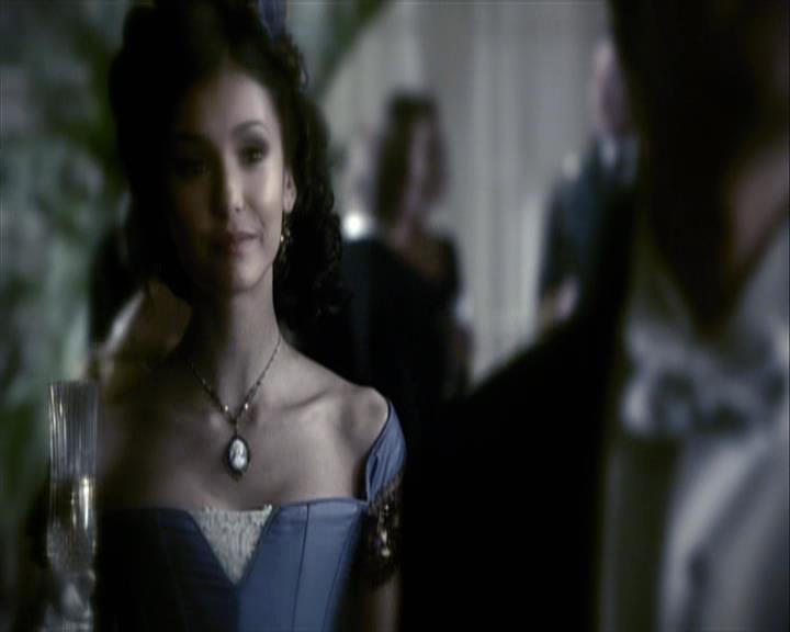 VampireDiariesWorld-dot-org_Seizoen2-DVDExtras-HerOwnWorstEnemy_ElenaKatherineandNina0023.jpg
