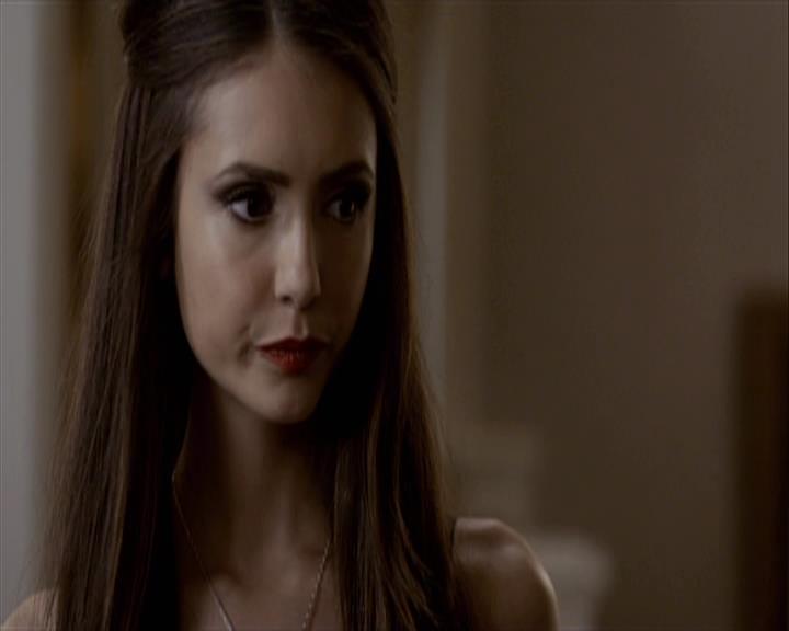 VampireDiariesWorld-dot-org_Seizoen2-DVDExtras-HerOwnWorstEnemy_ElenaKatherineandNina0028.jpg