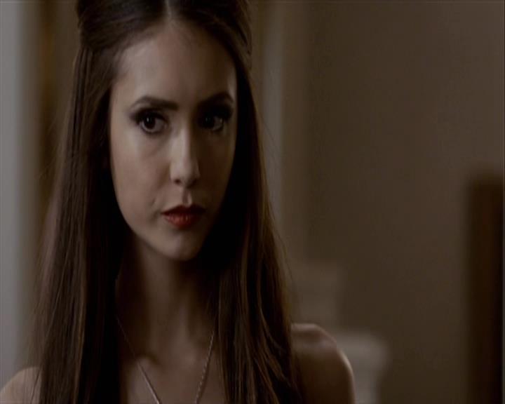 VampireDiariesWorld-dot-org_Seizoen2-DVDExtras-HerOwnWorstEnemy_ElenaKatherineandNina0029.jpg